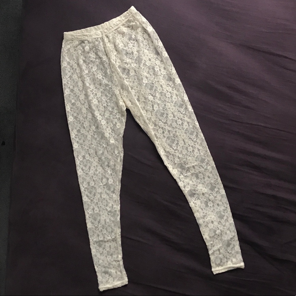 Xhilaration cream lace leggings